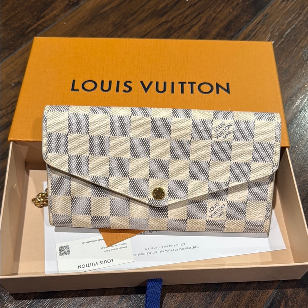 Louis Vuitton White and Gray Damier Azur Wallet